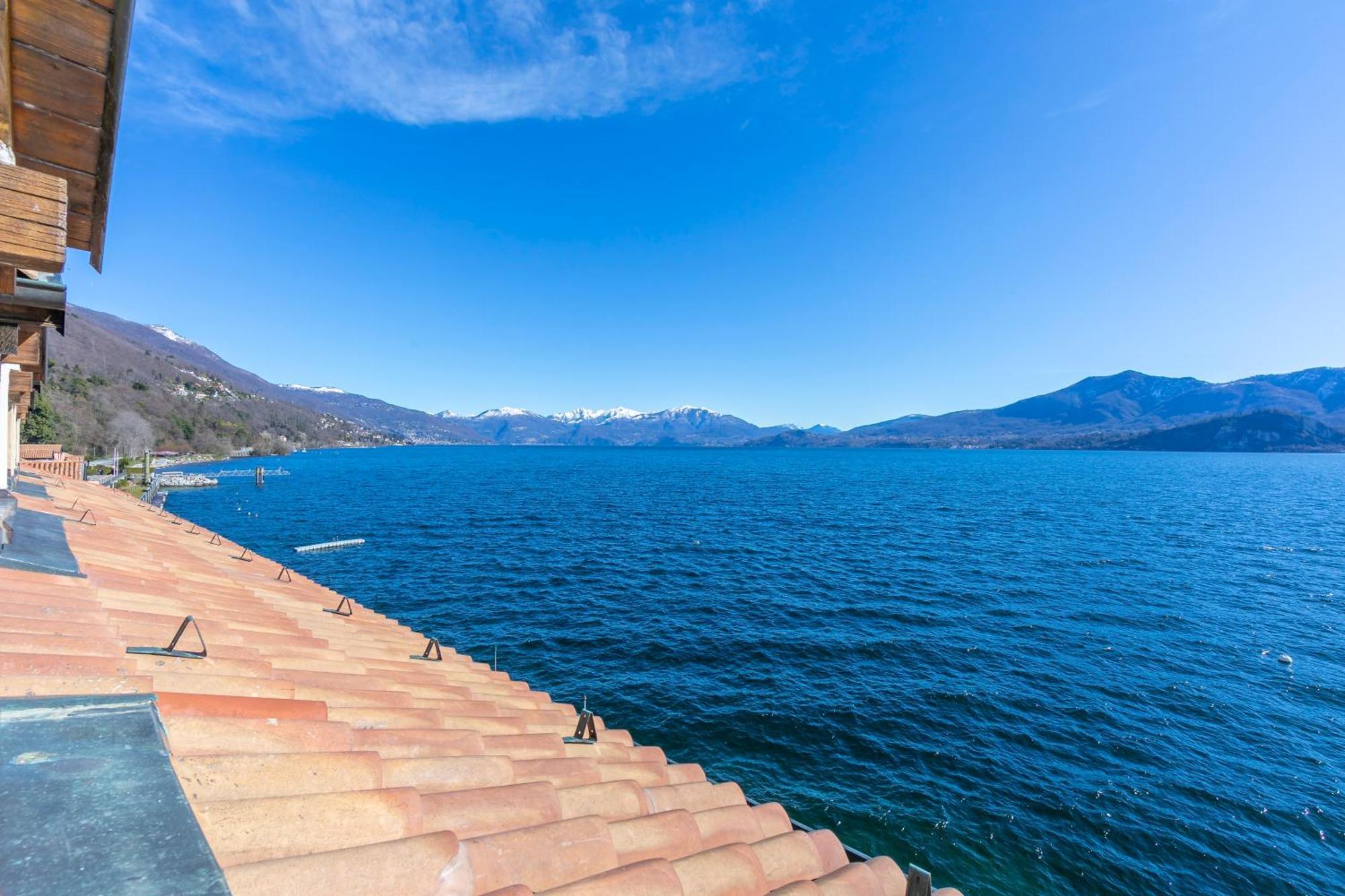 Blu Lake Apartment On Ghiffa Beach - Happy Rentals エクステリア 写真