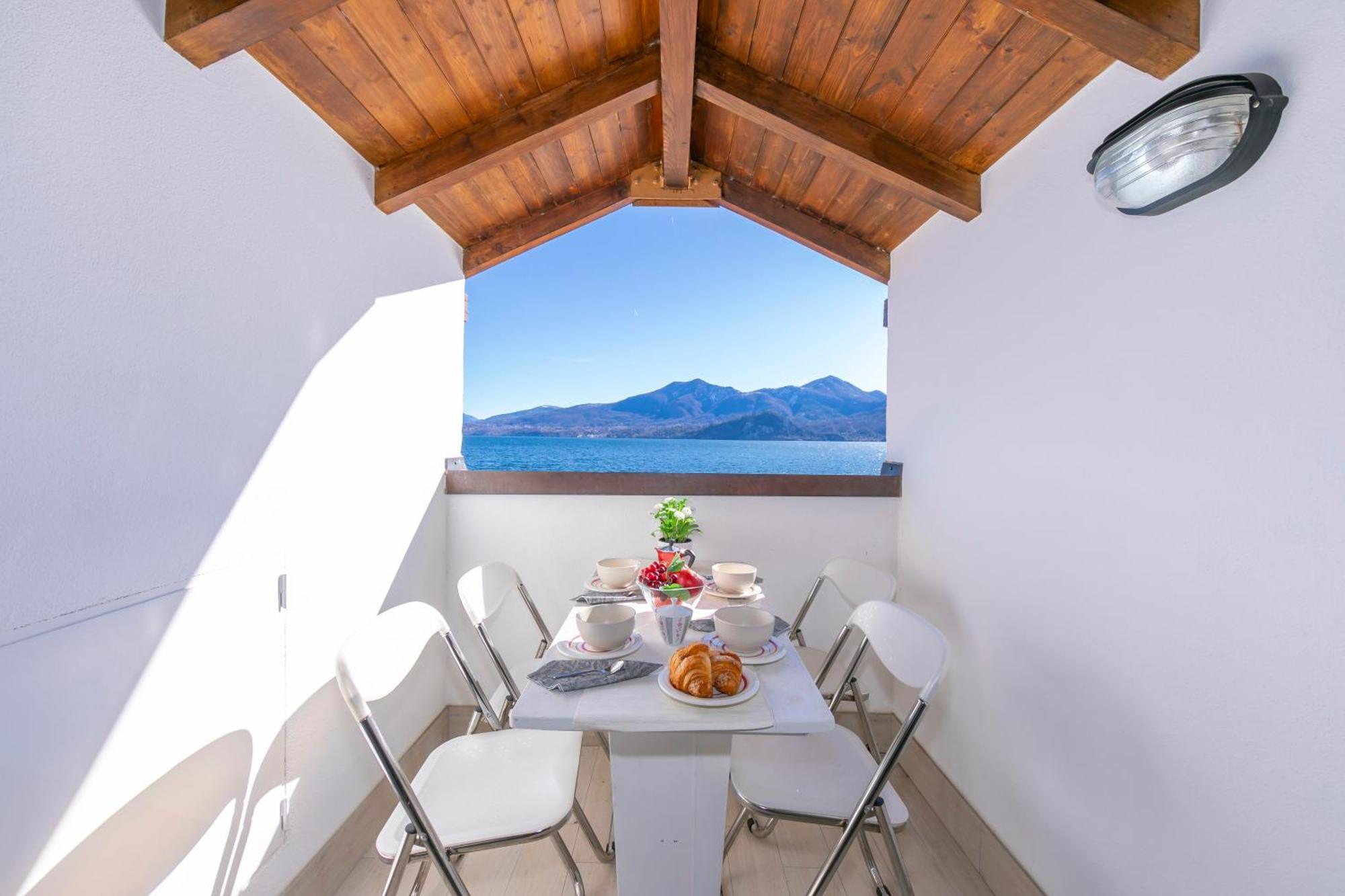 Blu Lake Apartment On Ghiffa Beach - Happy Rentals エクステリア 写真