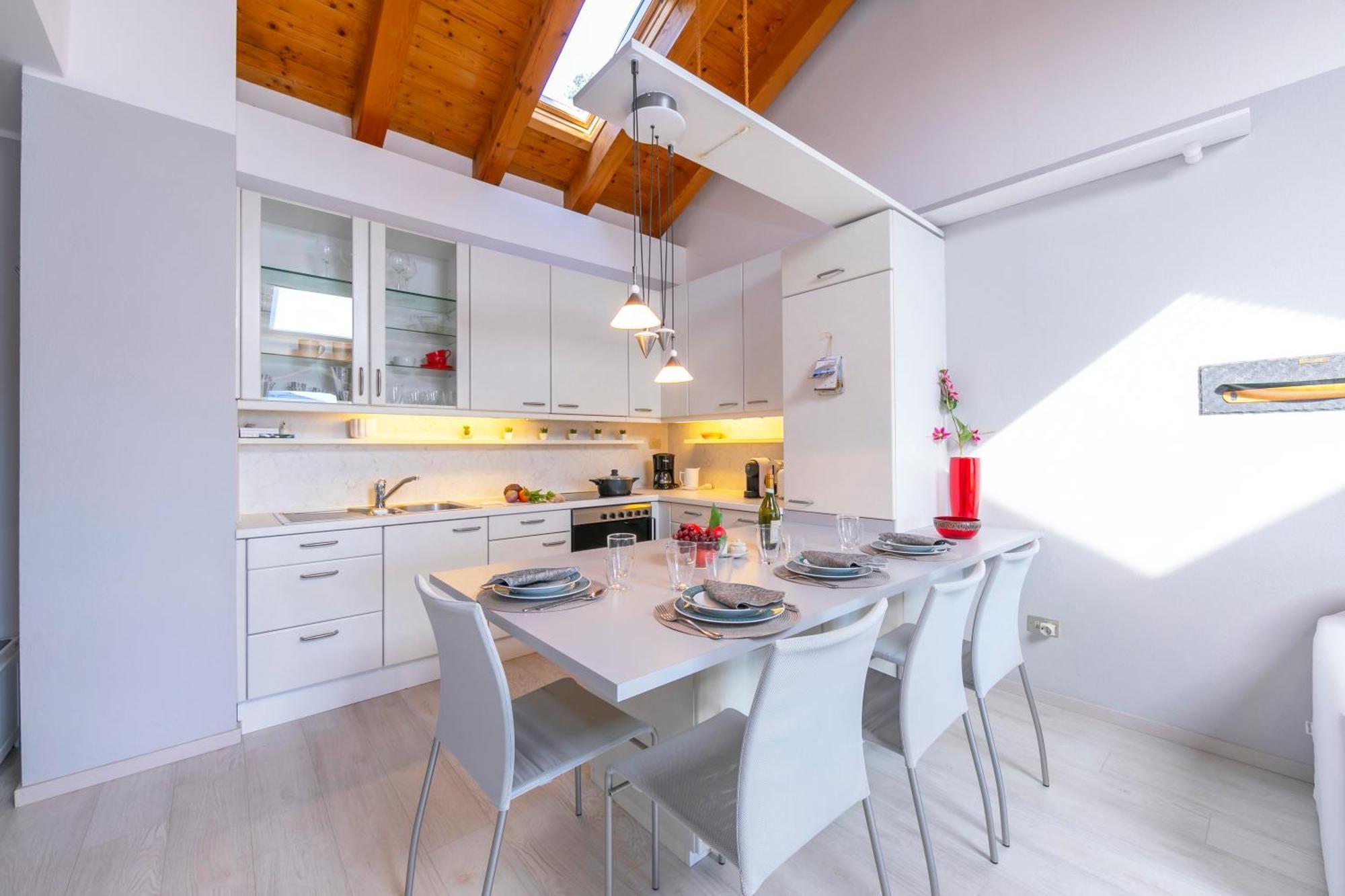 Blu Lake Apartment On Ghiffa Beach - Happy Rentals エクステリア 写真
