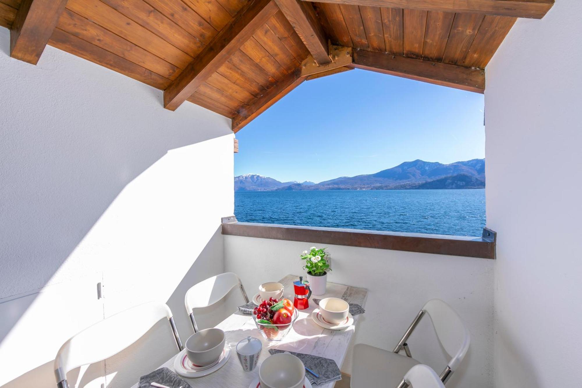 Blu Lake Apartment On Ghiffa Beach - Happy Rentals エクステリア 写真