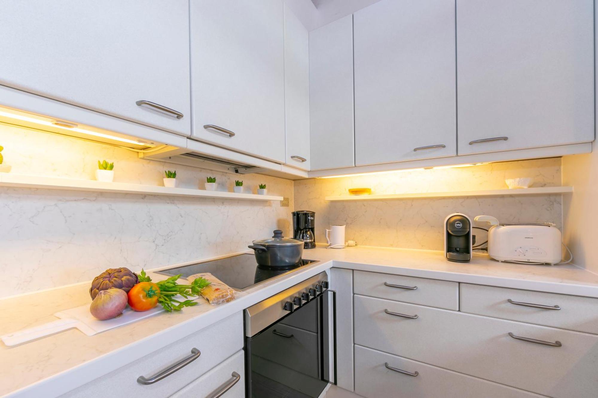 Blu Lake Apartment On Ghiffa Beach - Happy Rentals エクステリア 写真