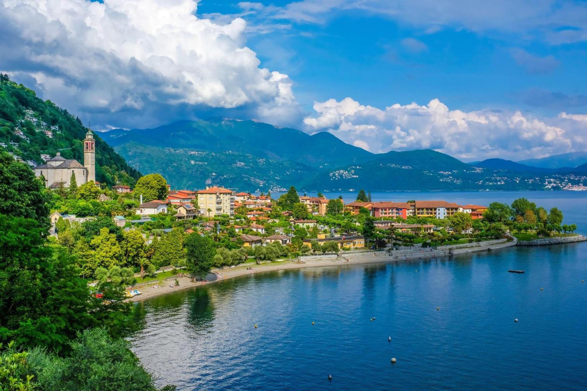 Blu Lake Apartment On Ghiffa Beach - Happy Rentals エクステリア 写真